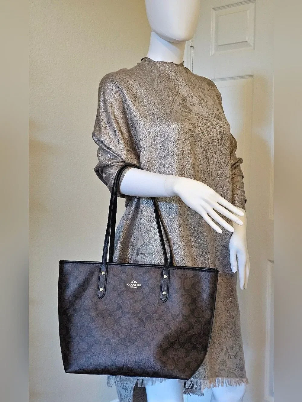 Coach tote black